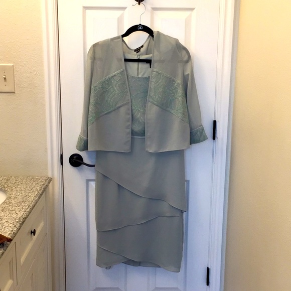 Le Bos Dress - Picture 1 of 6